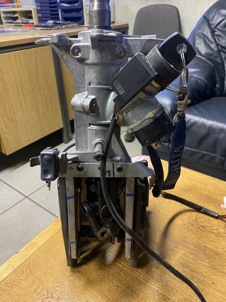 Mercedes Atego Lenksäule Lenkung mit Zündschloss & Schlüssel - Coloană de direcție pentru Camion: Foto 4 Mercedes Atego Lenksäule Lenkung mit Zündschloss & Schlüssel - Coloană de direcție pentru Camion: Foto 4