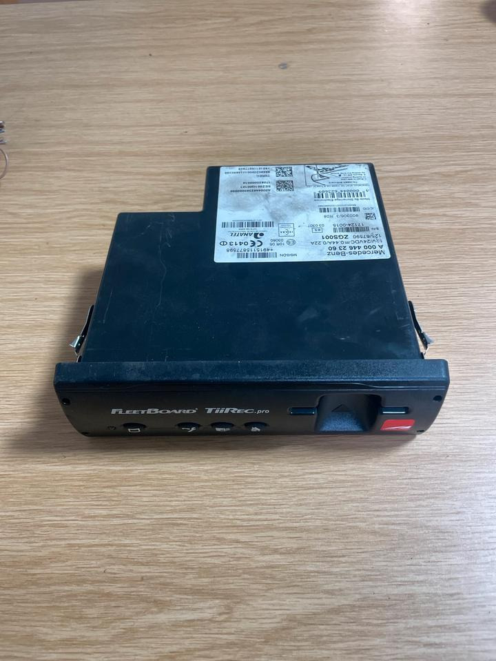 Mercedes-Benz Actros Tachograph FLEETBOARD A0004462360 - Tahograf pentru Camion: Foto 1 Mercedes-Benz Actros Tachograph FLEETBOARD A0004462360 - Tahograf pentru Camion: Foto 1