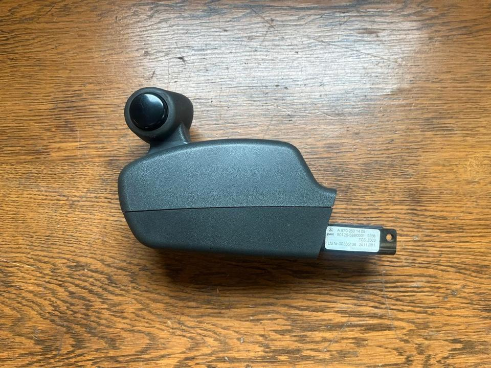 Mercedes Benz Schalthebel / Gangschalter A9702601409 - Schimbător de viteze pentru Camion: Foto 1 Mercedes Benz Schalthebel / Gangschalter A9702601409 - Schimbător de viteze pentru Camion: Foto 1