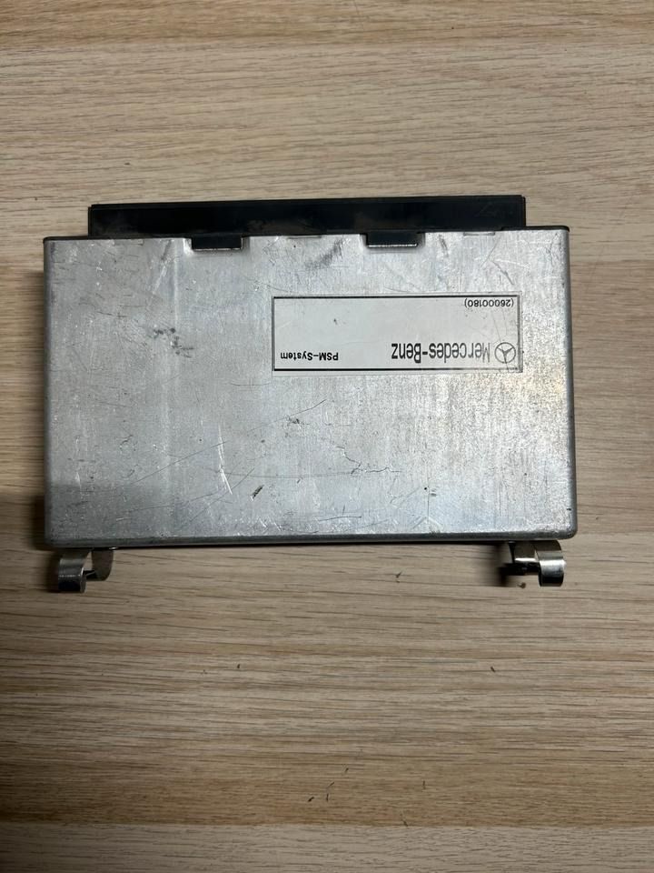 Mercedes Benz VDO Elektronik PSM A0004460646 - Calculator de bord pentru Camion: Foto 4 Mercedes Benz VDO Elektronik PSM A0004460646 - Calculator de bord pentru Camion: Foto 4