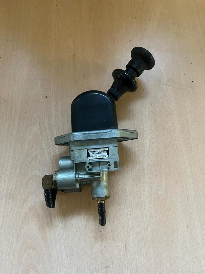Mercedes Bremsventil Feststellbremse Handbremsventil 0034307981 - Schimbător de viteze pentru Camion: Foto 1 Mercedes Bremsventil Feststellbremse Handbremsventil 0034307981 - Schimbător de viteze pentru Camion: Foto 1