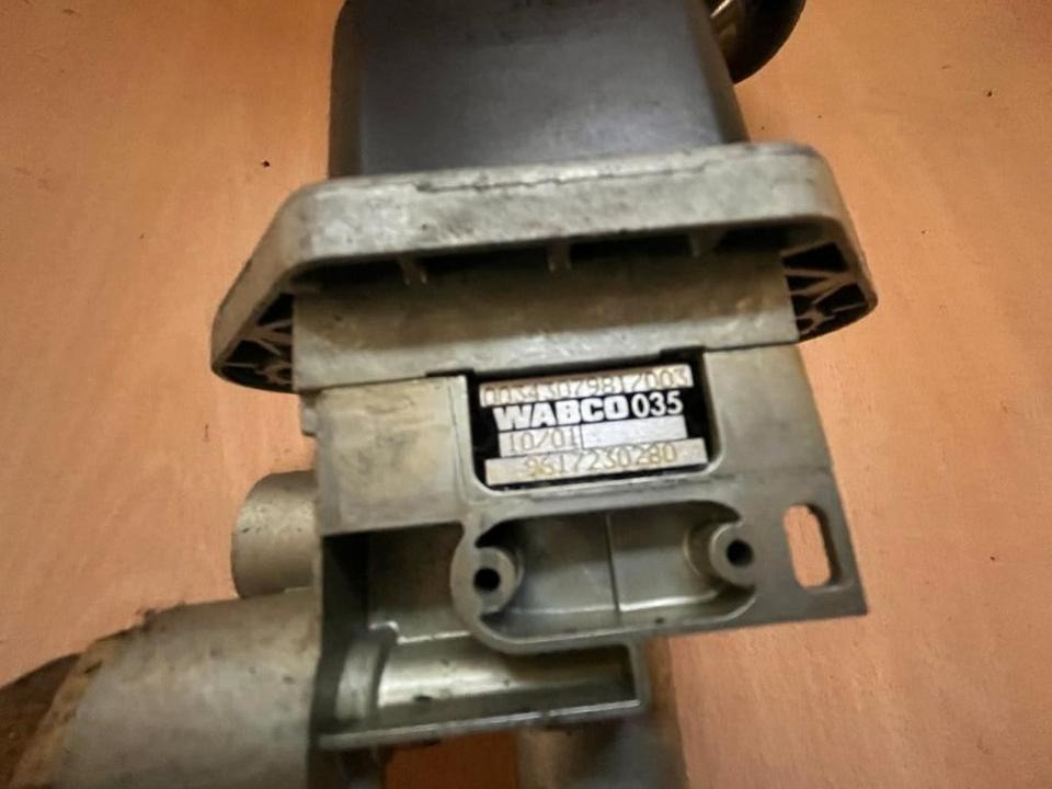 Mercedes Bremsventil Feststellbremse Handbremsventil 0034307981 - Schimbător de viteze pentru Camion: Foto 2 Mercedes Bremsventil Feststellbremse Handbremsventil 0034307981 - Schimbător de viteze pentru Camion: Foto 2