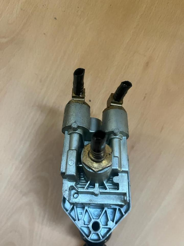 Mercedes Bremsventil Feststellbremse Handbremsventil 0034307981 - Schimbător de viteze pentru Camion: Foto 5 Mercedes Bremsventil Feststellbremse Handbremsventil 0034307981 - Schimbător de viteze pentru Camion: Foto 5