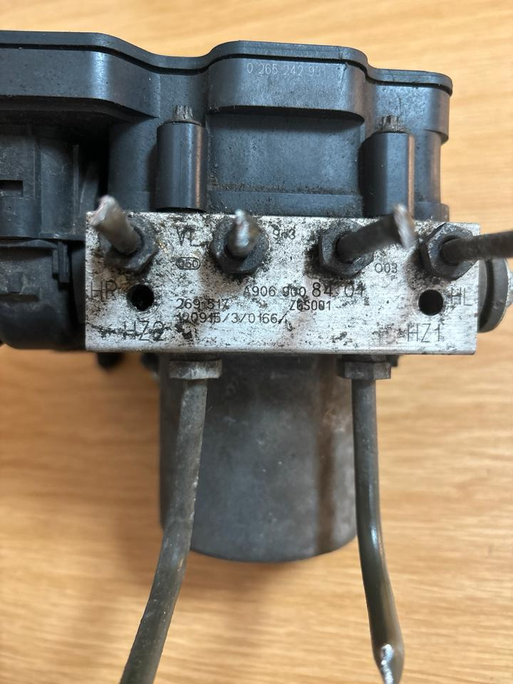 Mercedes Springer Hydraulikblock ABS Pumpe A9069008401 - Hidraulică pentru Camion: Foto 3 Mercedes Springer Hydraulikblock ABS Pumpe A9069008401 - Hidraulică pentru Camion: Foto 3