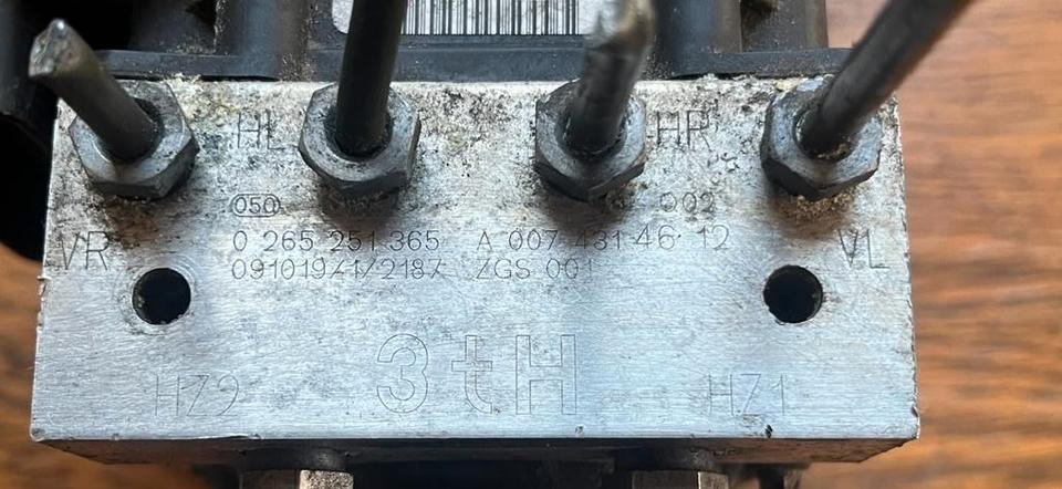 Mercedes Sprinter Hydraulikblock ABS Pumpe A0074314612 - Hidraulică pentru Camion: Foto 2 Mercedes Sprinter Hydraulikblock ABS Pumpe A0074314612 - Hidraulică pentru Camion: Foto 2