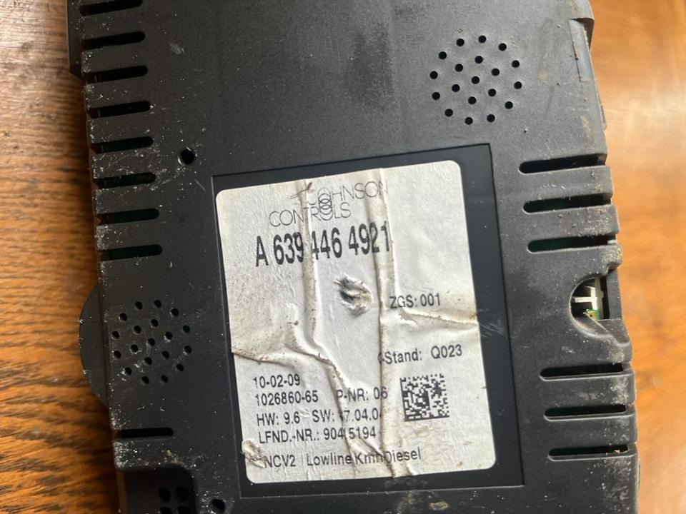 Mercedes Vito Viano W639 Kombiinstrument Tacho A6394464921 - Tablou de bord pentru Camion: Foto 2 Mercedes Vito Viano W639 Kombiinstrument Tacho A6394464921 - Tablou de bord pentru Camion: Foto 2