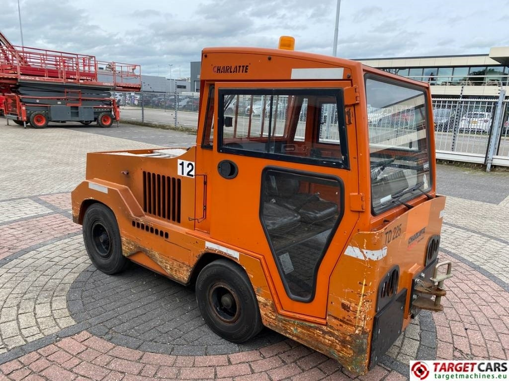 Charlatte TD225 Diesel Tow Truck Tractor 18T capacity  - Tractor electric: Foto 3 Charlatte TD225 Diesel Tow Truck Tractor 18T capacity  - Tractor electric: Foto 3