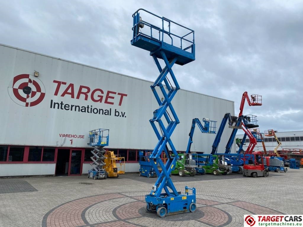 Genie GS-1932 Electric Scissor Work Lift 779cm - Platforma foarfeca: Foto 5 Genie GS-1932 Electric Scissor Work Lift 779cm - Platforma foarfeca: Foto 5