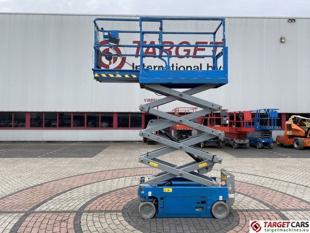 Genie GS-1932 Electric Scissor Work Lift 779cm - Platforma foarfeca: Foto 5 Genie GS-1932 Electric Scissor Work Lift 779cm - Platforma foarfeca: Foto 5
