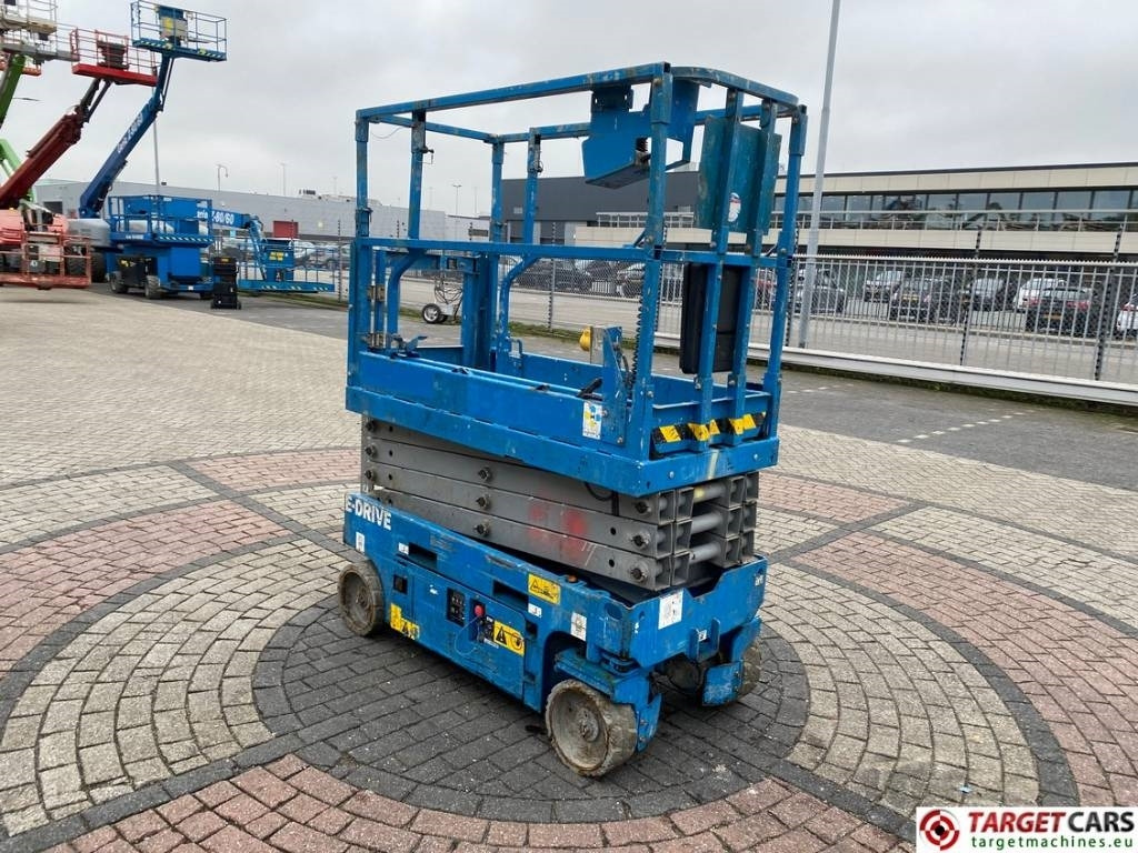 Genie GS-1932 I-Drive Electric Scissor Work Lift 779cm - Platforma foarfeca: Foto 2 Genie GS-1932 I-Drive Electric Scissor Work Lift 779cm - Platforma foarfeca: Foto 2