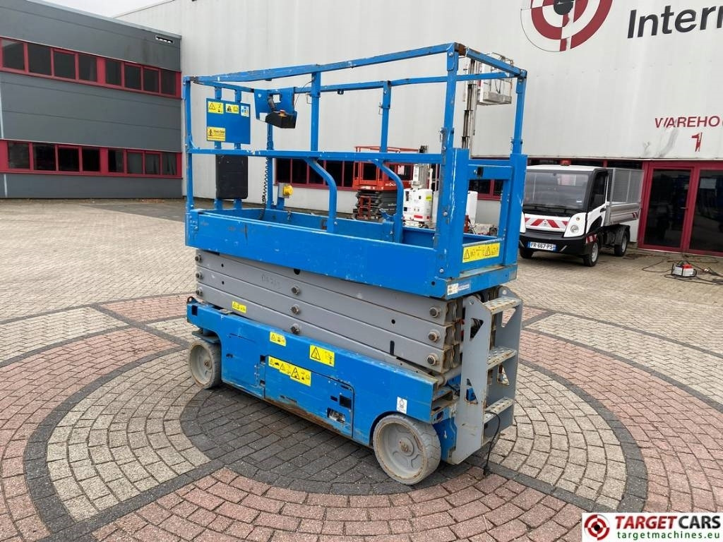 Genie GS-2632 Electric GS2632 Scissor Work Lift 992cm - Platforma foarfeca: Foto 4 Genie GS-2632 Electric GS2632 Scissor Work Lift 992cm - Platforma foarfeca: Foto 4