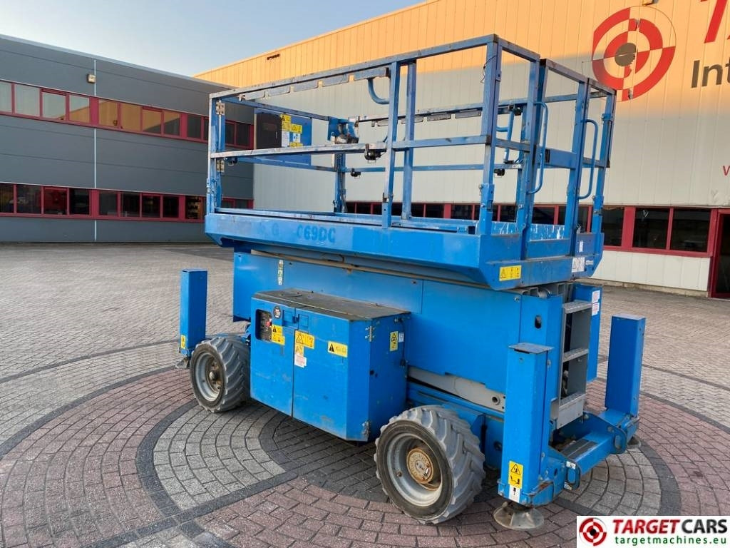 Genie GS-4069 DC Electric GS4069 Scissor WorkLift 1412cm - Platforma foarfeca: Foto 4 Genie GS-4069 DC Electric GS4069 Scissor WorkLift 1412cm - Platforma foarfeca: Foto 4