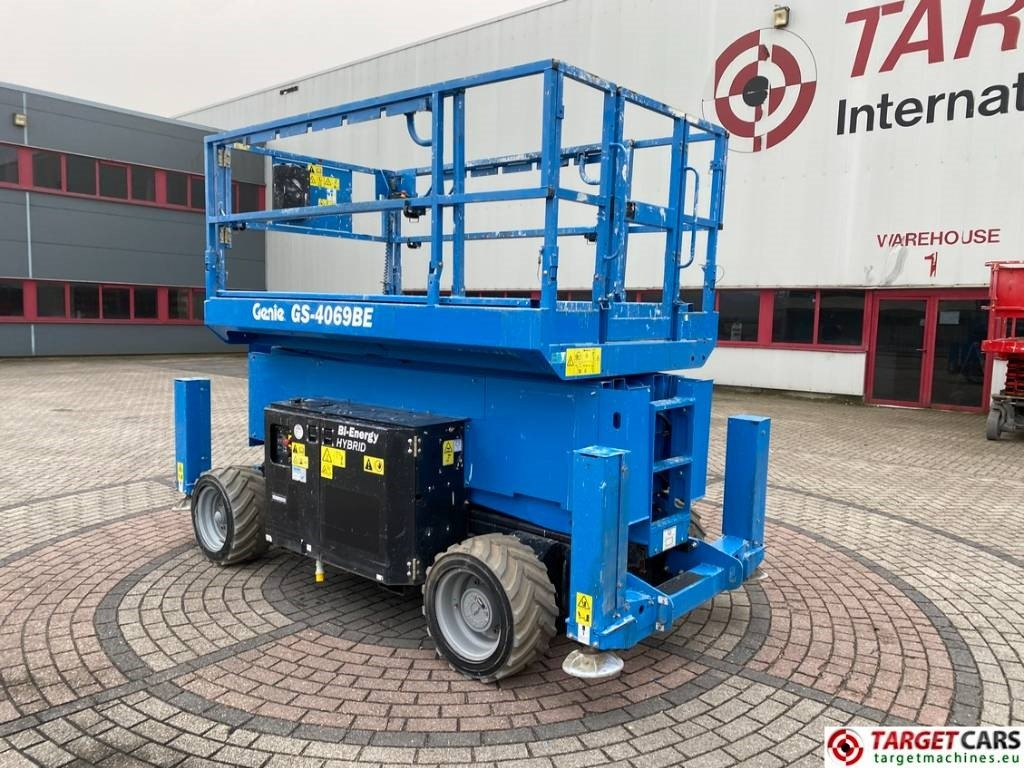 Genie GS-4069BE HyBrid Scissor Work Lift 1412cm - Platforma foarfeca: Foto 4 Genie GS-4069BE HyBrid Scissor Work Lift 1412cm - Platforma foarfeca: Foto 4