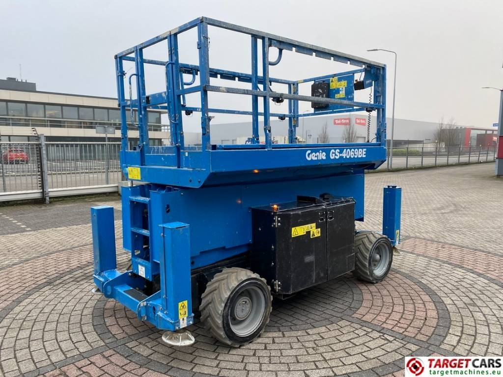 Genie GS-4069BE HyBrid Scissor Work Lift 1412cm - Platforma foarfeca: Foto 3 Genie GS-4069BE HyBrid Scissor Work Lift 1412cm - Platforma foarfeca: Foto 3