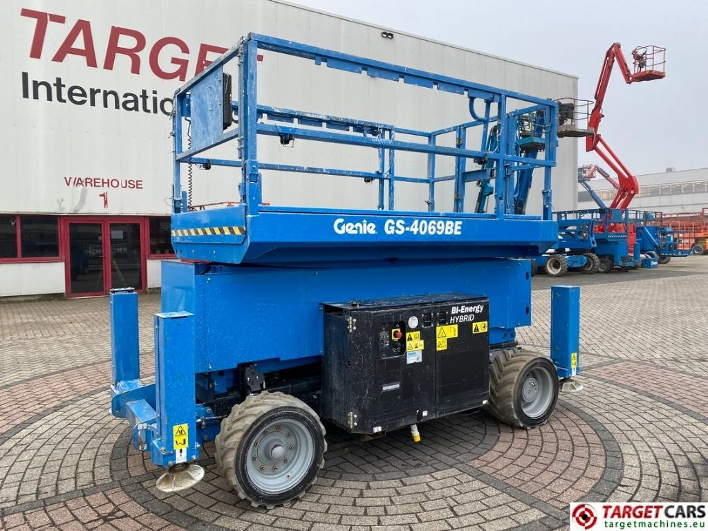 Genie GS-4069BE HyBrid Scissor Work Lift 1412cm - Platforma foarfeca: Foto 1 Genie GS-4069BE HyBrid Scissor Work Lift 1412cm - Platforma foarfeca: Foto 1