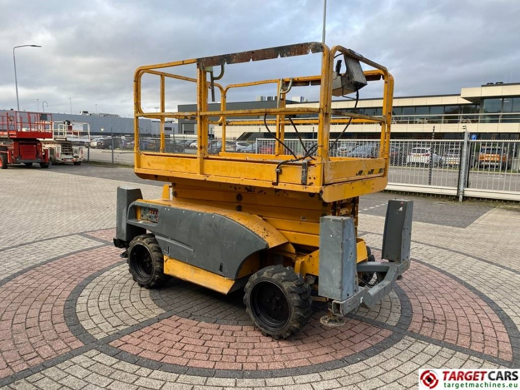 Haulotte Compact 12DX Diesel 4x4 Scissor Work Lift 1206cm - Platforma foarfeca: Foto 2 Haulotte Compact 12DX Diesel 4x4 Scissor Work Lift 1206cm - Platforma foarfeca: Foto 2