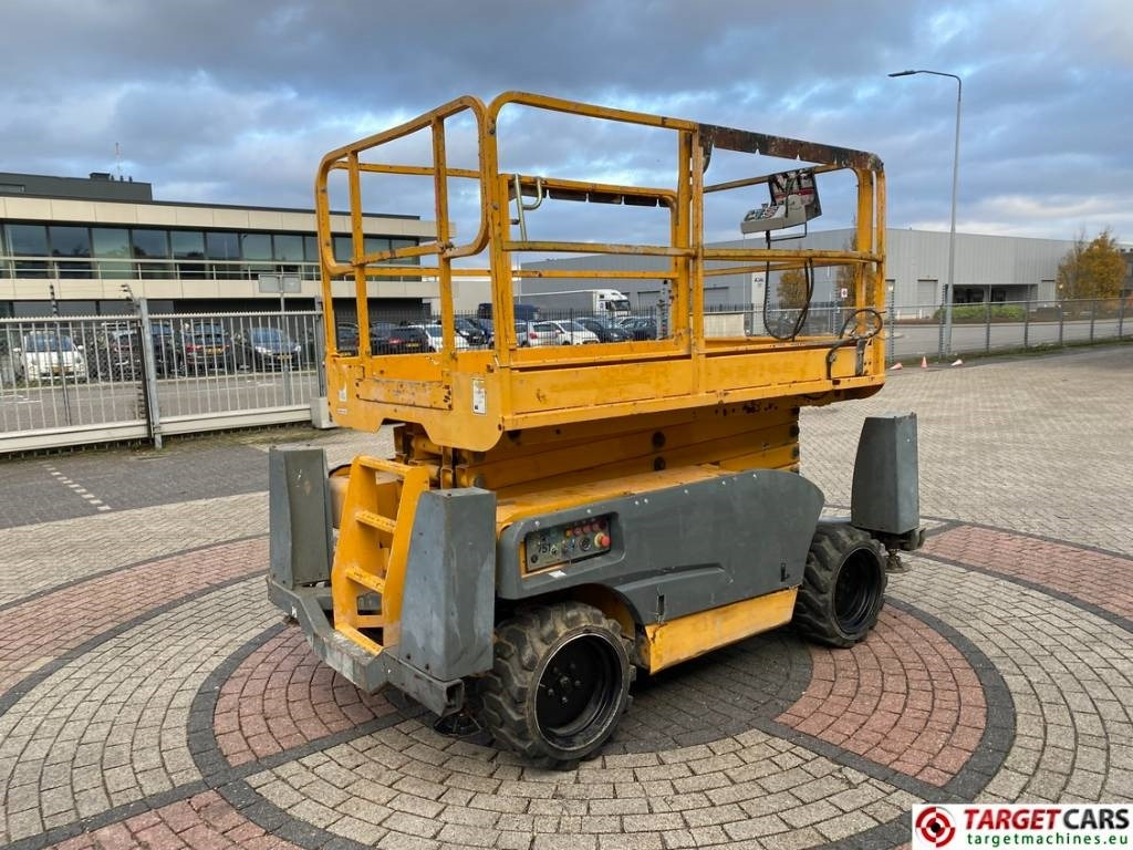 Haulotte Compact 12DX Diesel 4x4 Scissor Work Lift 1206cm - Platforma foarfeca: Foto 3 Haulotte Compact 12DX Diesel 4x4 Scissor Work Lift 1206cm - Platforma foarfeca: Foto 3