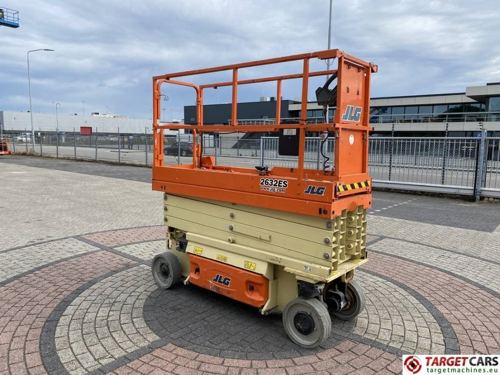 JLG 2632ES Electric Scissor Work Lift 977cm - Platforma foarfeca: Foto 2 JLG 2632ES Electric Scissor Work Lift 977cm - Platforma foarfeca: Foto 2