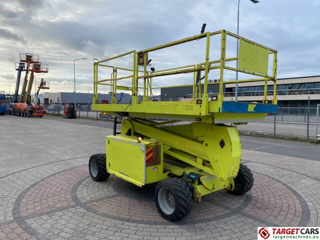 MEC 2684RT Diesel 4x4 Scissor Lift Speed-Level 992cm - Platforma foarfeca: Foto 2 MEC 2684RT Diesel 4x4 Scissor Lift Speed-Level 992cm - Platforma foarfeca: Foto 2