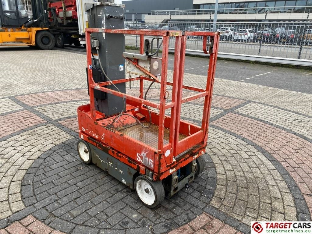 SkyJack SJ16 Electric Vertical Mast Work Lift 675cm - Platformă verticală: Foto 2 SkyJack SJ16 Electric Vertical Mast Work Lift 675cm - Platformă verticală: Foto 2