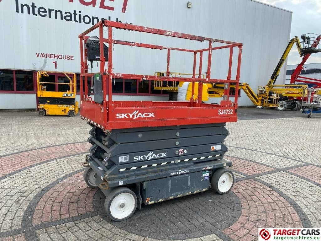SkyJack SJ4732 Electric 4732 Scissor Work Lift 1165cm - Platforma foarfeca: Foto 1 SkyJack SJ4732 Electric 4732 Scissor Work Lift 1165cm - Platforma foarfeca: Foto 1