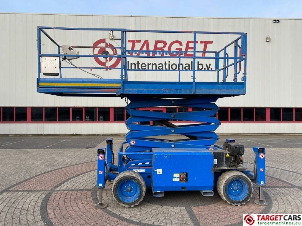 SkyJack SJ6832 RTE HyBrid 4x4 Scissor Work Lift 1175cm - Platforma foarfeca: Foto 5 SkyJack SJ6832 RTE HyBrid 4x4 Scissor Work Lift 1175cm - Platforma foarfeca: Foto 5