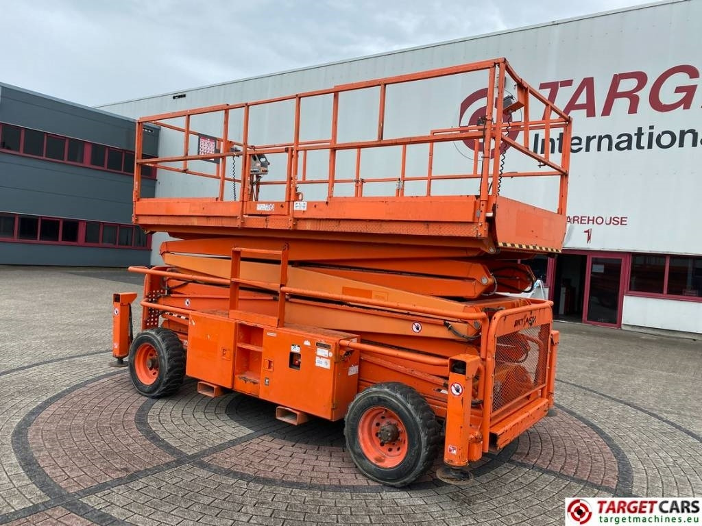 SkyJack SJ9250 RT Diesel 4x4 Scissor Work Lift 1720cm - Platforma foarfeca: Foto 4 SkyJack SJ9250 RT Diesel 4x4 Scissor Work Lift 1720cm - Platforma foarfeca: Foto 4