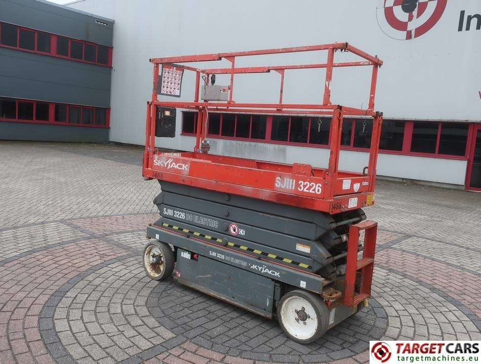 SkyJack SJIII-3226 Electric 3226 Scissor Work Lift 990cm - Platforma foarfeca: Foto 4 SkyJack SJIII-3226 Electric 3226 Scissor Work Lift 990cm - Platforma foarfeca: Foto 4