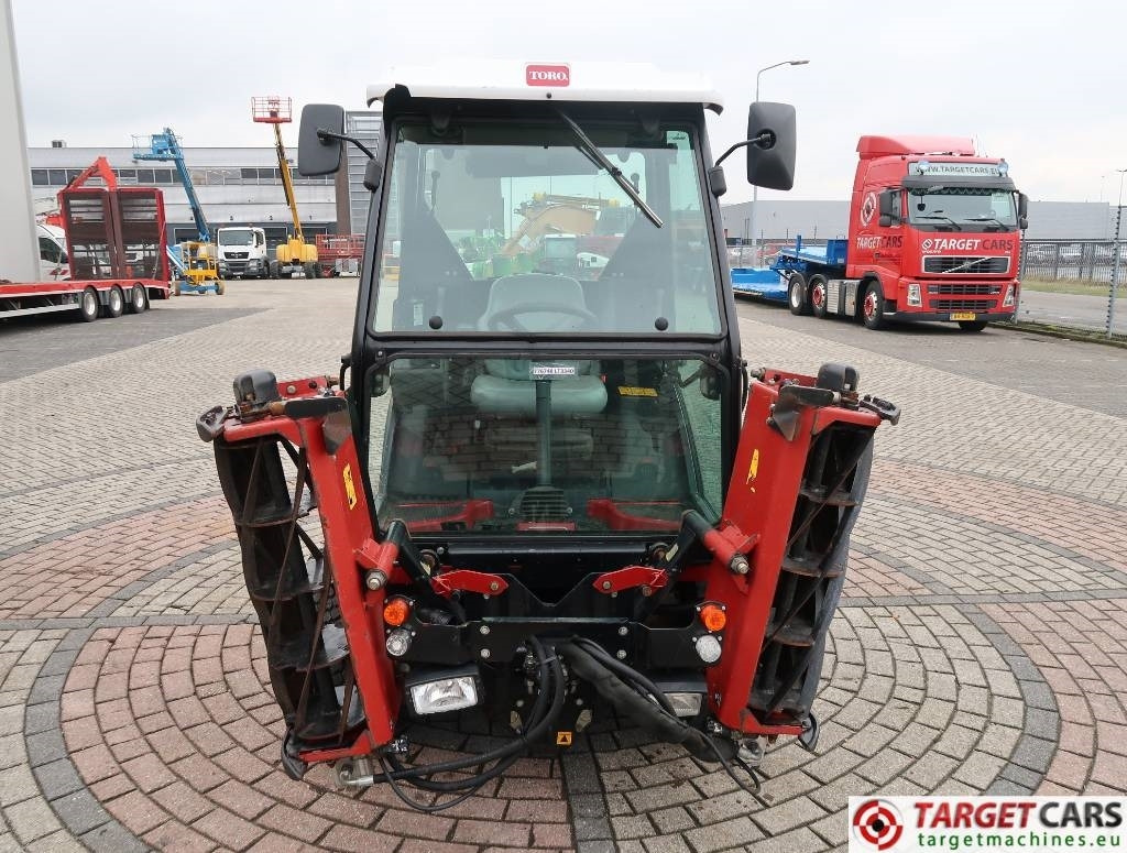 Toro LT3340 3-Gang Hydro 4WD Cylinder Reel Mower - Maşină de tuns iarba: Foto 3 Toro LT3340 3-Gang Hydro 4WD Cylinder Reel Mower - Maşină de tuns iarba: Foto 3