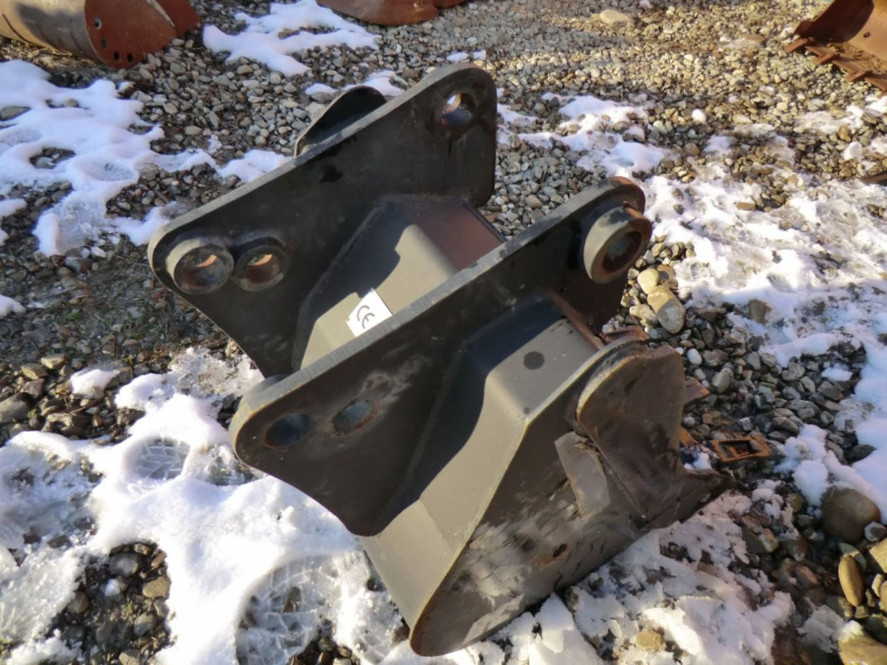 Caterpillar 428 Benna con denti per retroescavaore terna, larghezza mm 600, peso kg 170, anno di costruzione 03/06. - Cupă excavator: Foto 4 Caterpillar 428 Benna con denti per retroescavaore terna, larghezza mm 600, peso kg 170, anno di costruzione 03/06. - Cupă excavator: Foto 4