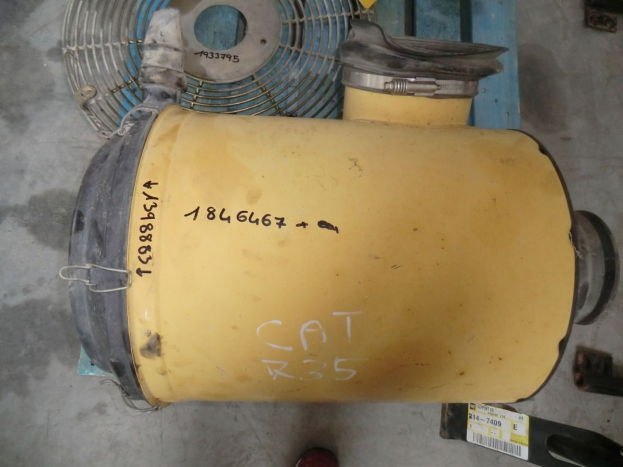 Caterpillar 735 Contenitore del filtro dell aria completo - Filtru de aer pentru Utilaje constructii: Foto 2 Caterpillar 735 Contenitore del filtro dell aria completo - Filtru de aer pentru Utilaje constructii: Foto 2