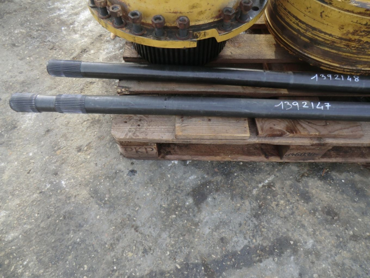 Caterpillar 735 Semiasse con due filettature - Transmisie pentru Utilaje constructii: Foto 1 Caterpillar 735 Semiasse con due filettature - Transmisie pentru Utilaje constructii: Foto 1