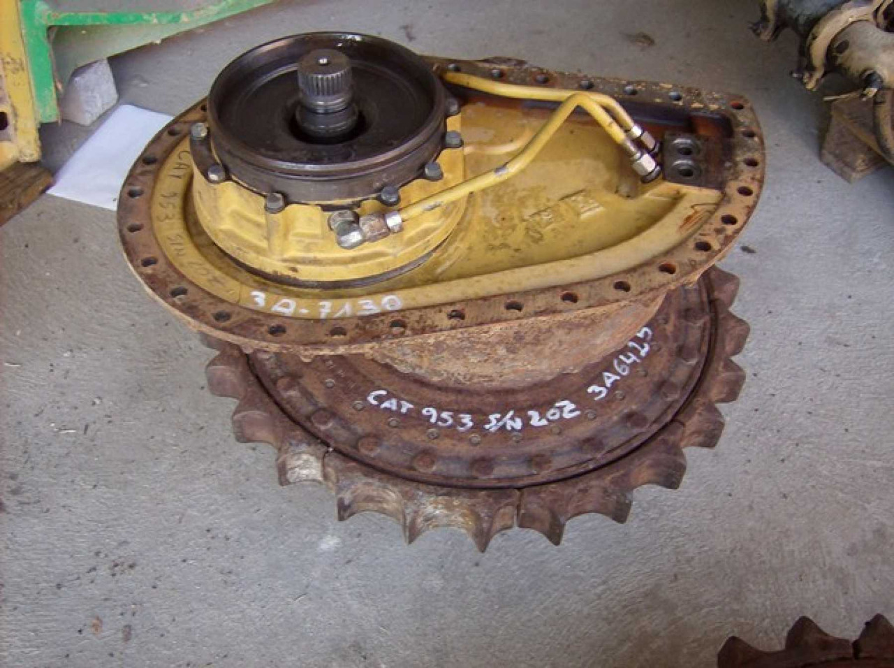 Caterpillar 953 RIDUTTORE DI TRASLAZIONE DESTRO COMPLETO DI RUOTA MOTRICE 3A6425 - Transmisie pentru Utilaje constructii: Foto 4 Caterpillar 953 RIDUTTORE DI TRASLAZIONE DESTRO COMPLETO DI RUOTA MOTRICE 3A6425 - Transmisie pentru Utilaje constructii: Foto 4