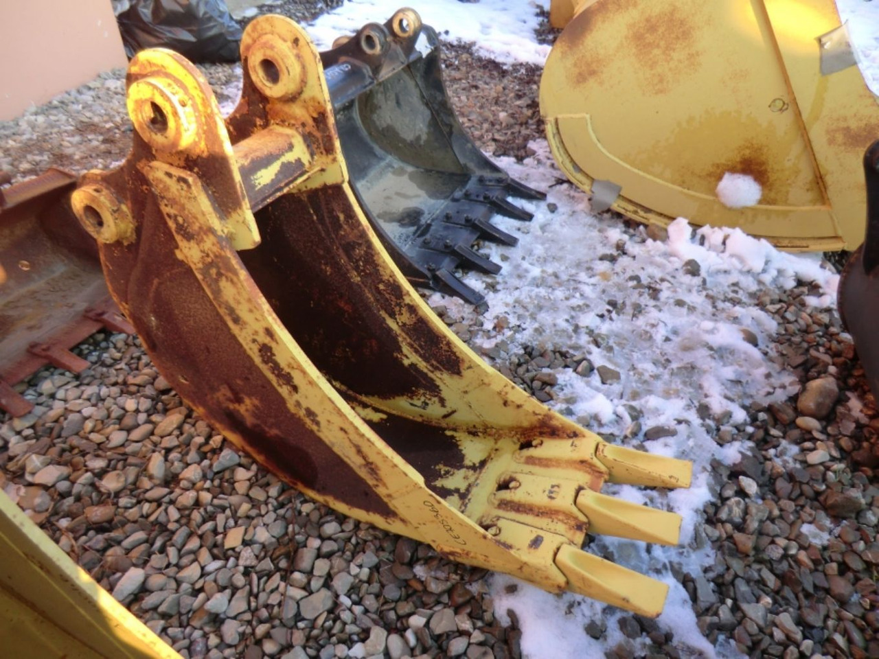 Caterpillar E70 Benna con denti, larghezza mm 350 - Cupă excavator: Foto 2 Caterpillar E70 Benna con denti, larghezza mm 350 - Cupă excavator: Foto 2