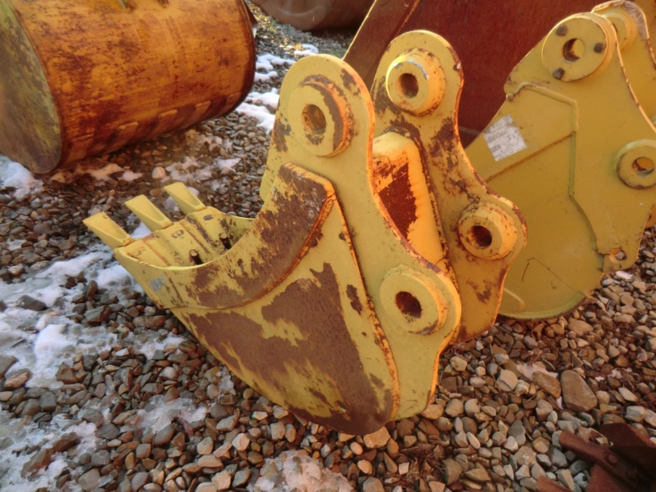 Caterpillar E70 Benna con denti, larghezza mm 350 - Cupă excavator: Foto 3 Caterpillar E70 Benna con denti, larghezza mm 350 - Cupă excavator: Foto 3