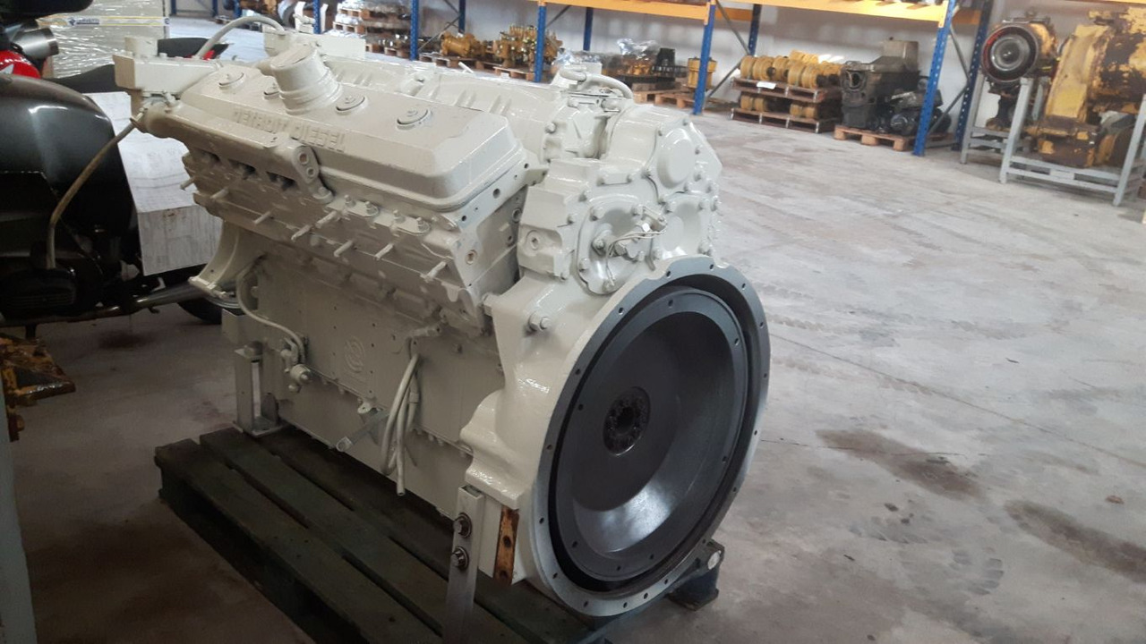 DETROIT DIESEL 12V71 MOTORE REVISIONATO (ENGINE NO. 71237406).COMPLETO DI N. 2 TURBO E VENTOLA. - Motor pentru Utilaje constructii: Foto 2 DETROIT DIESEL 12V71 MOTORE REVISIONATO (ENGINE NO. 71237406).COMPLETO DI N. 2 TURBO E VENTOLA. - Motor pentru Utilaje constructii: Foto 2