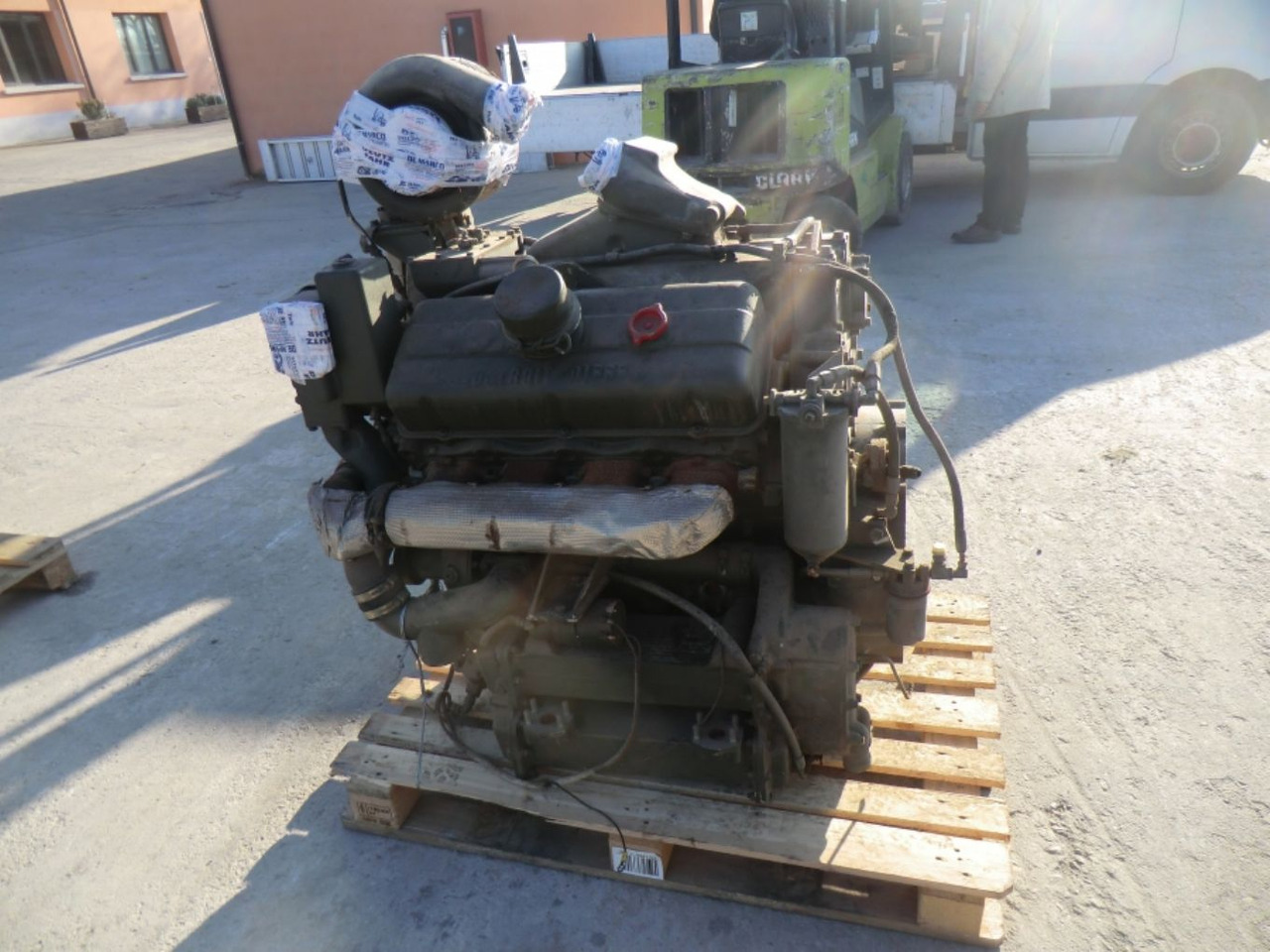 DETROIT DIESEL 8V53 MOTORE MARINO USATO COMPLETO DI TURBO E MOTORINO DI AVVIAMENTO. - Motor pentru Utilaje constructii: Foto 4 DETROIT DIESEL 8V53 MOTORE MARINO USATO COMPLETO DI TURBO E MOTORINO DI AVVIAMENTO. - Motor pentru Utilaje constructii: Foto 4