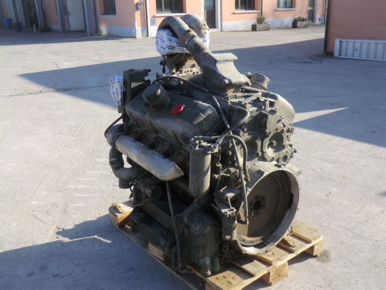 DETROIT DIESEL 8V53 MOTORE MARINO USATO. TIPO D.W. - L.S. COMPLETO DI TURBO E MOTORINO DI AVVIAMENTO. - Motor pentru Utilaje constructii: Foto 2 DETROIT DIESEL 8V53 MOTORE MARINO USATO. TIPO D.W. - L.S. COMPLETO DI TURBO E MOTORINO DI AVVIAMENTO. - Motor pentru Utilaje constructii: Foto 2