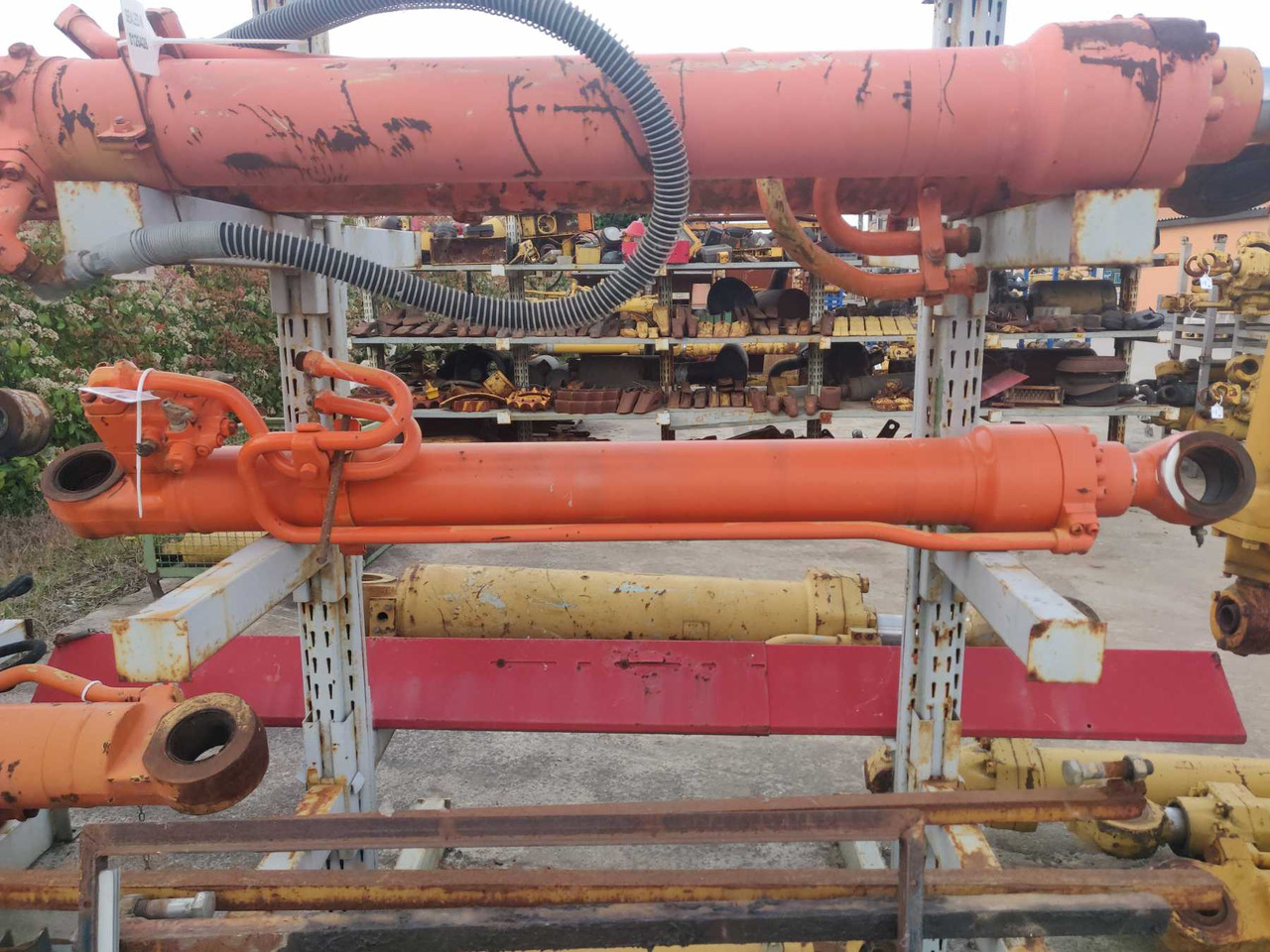 HITACHI ZX240 BAS Cilindro di salita destro con valvola anticaduta - Supapă pentru Utilaje constructii: Foto 1 HITACHI ZX240 BAS Cilindro di salita destro con valvola anticaduta - Supapă pentru Utilaje constructii: Foto 1