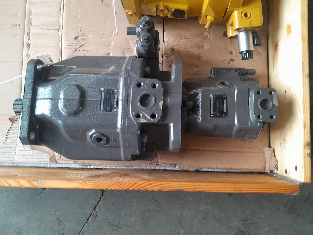 VOLVO L330E POMPE IDRAULICHE REVISIONATE - Pompa hidraulica pentru Utilaje constructii: Foto 2 VOLVO L330E POMPE IDRAULICHE REVISIONATE - Pompa hidraulica pentru Utilaje constructii: Foto 2