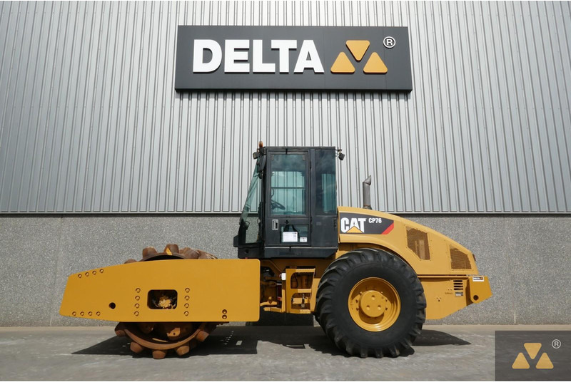 Caterpillar CP76 - Cilindru compactor: Foto 1 Caterpillar CP76 - Cilindru compactor: Foto 1