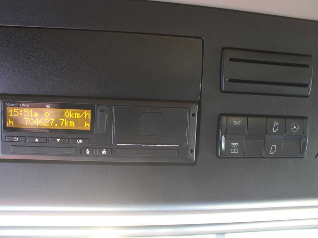 Cap tractor Mercedes-Benz Actros 1848 GIGA SPACE, EURO 6, LOWDECK: Foto 16 Cap tractor Mercedes-Benz Actros 1848 GIGA SPACE, EURO 6, LOWDECK: Foto 16