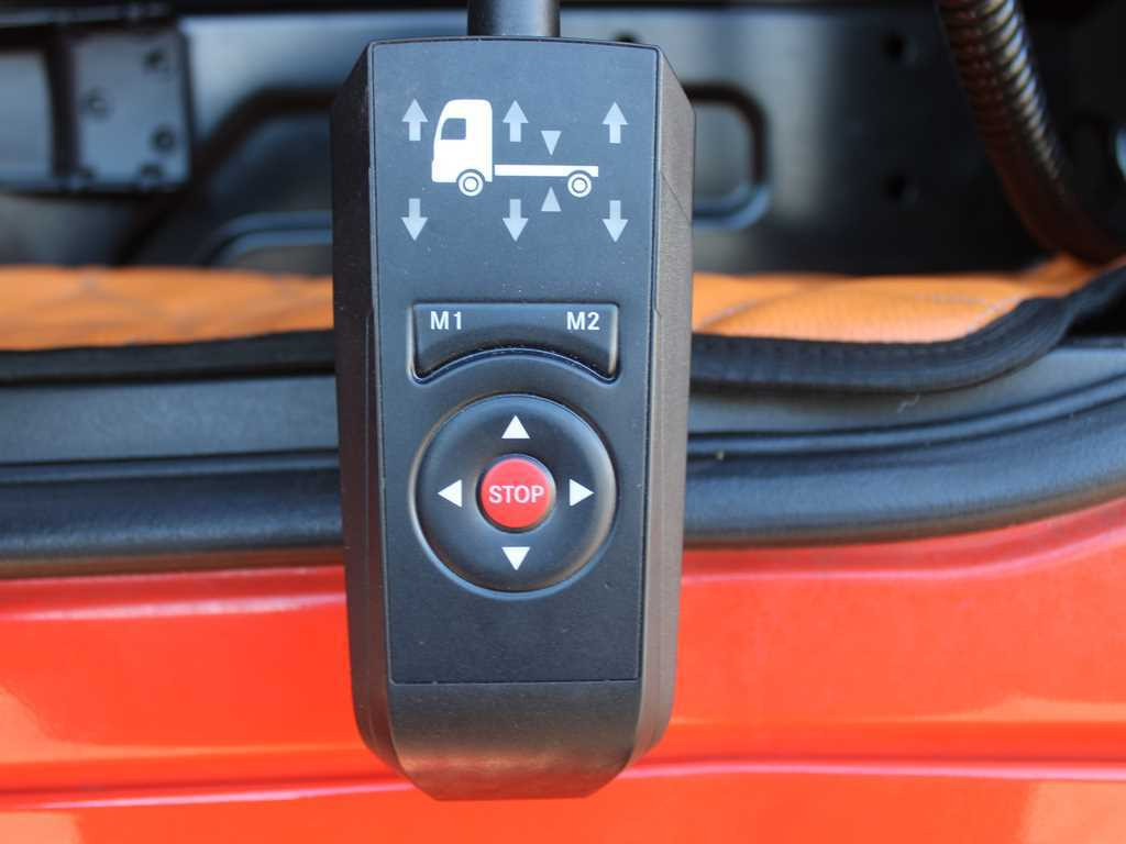 Cap tractor Mercedes-Benz Actros 1848 GIGA SPACE, EURO 6, LOWDECK: Foto 6 Cap tractor Mercedes-Benz Actros 1848 GIGA SPACE, EURO 6, LOWDECK: Foto 6