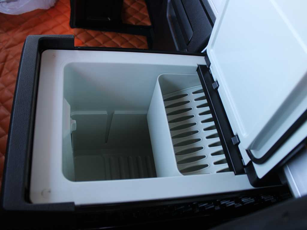 Cap tractor Mercedes-Benz Actros 1848 GIGA SPACE, EURO 6, LOWDECK: Foto 14 Cap tractor Mercedes-Benz Actros 1848 GIGA SPACE, EURO 6, LOWDECK: Foto 14