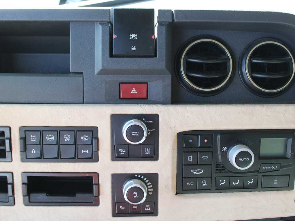 Cap tractor Renault T520, LOWDECK, EURO 6, TIRES 80%: Foto 12