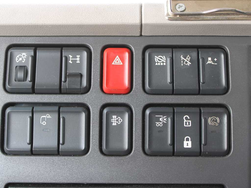 Camion cu prelată DAF LF 290 FA, EURO 6, SLEEPING BODY: Foto 11