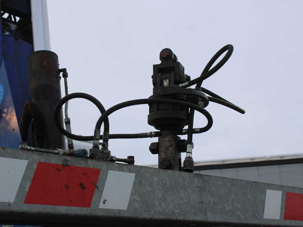 Camion platformă, Camion cu macara Mercedes-Benz ATEGO 1222 L, HYDRAULIC ARM HCS CENTRUM 13.5 SP, WINCH, EURO 5: Foto 12 Camion platformă, Camion cu macara Mercedes-Benz ATEGO 1222 L, HYDRAULIC ARM HCS CENTRUM 13.5 SP, WINCH, EURO 5: Foto 12