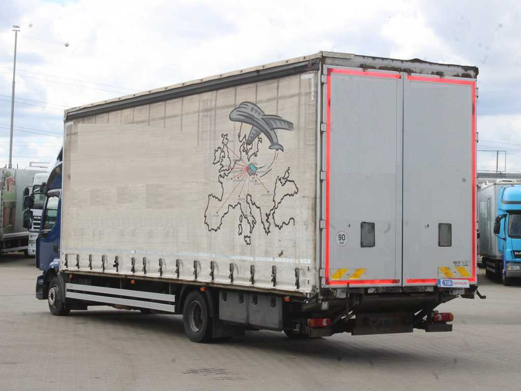 Renault MIDLUM 220.12, EURO 5, SLEEPING BODY, HYDRAULIC FRONT - Camion cu prelată: Foto 5 Renault MIDLUM 220.12, EURO 5, SLEEPING BODY, HYDRAULIC FRONT - Camion cu prelată: Foto 5