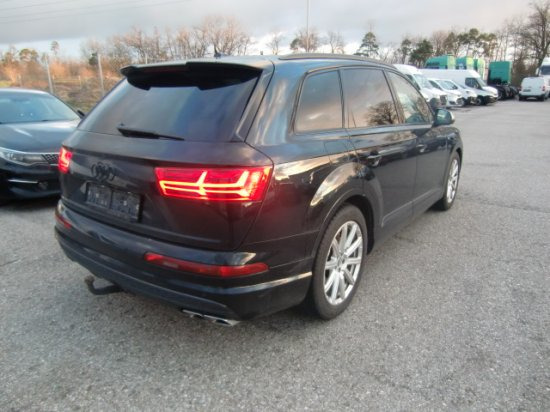 Audi SQ7 4,0 TDi V8 S line - SUV: Foto 4 Audi SQ7 4,0 TDi V8 S line - SUV: Foto 4