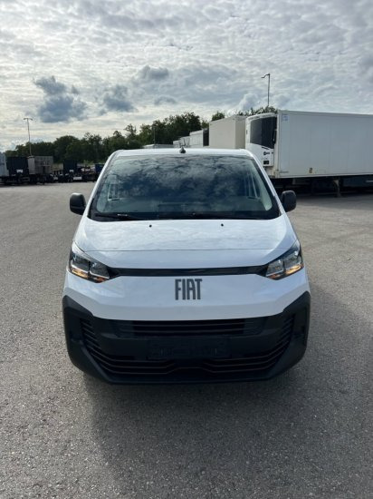 Fiat Scudo M BlueDHi 120 6-Gang - Dubă: Foto 2 Fiat Scudo M BlueDHi 120 6-Gang - Dubă: Foto 2